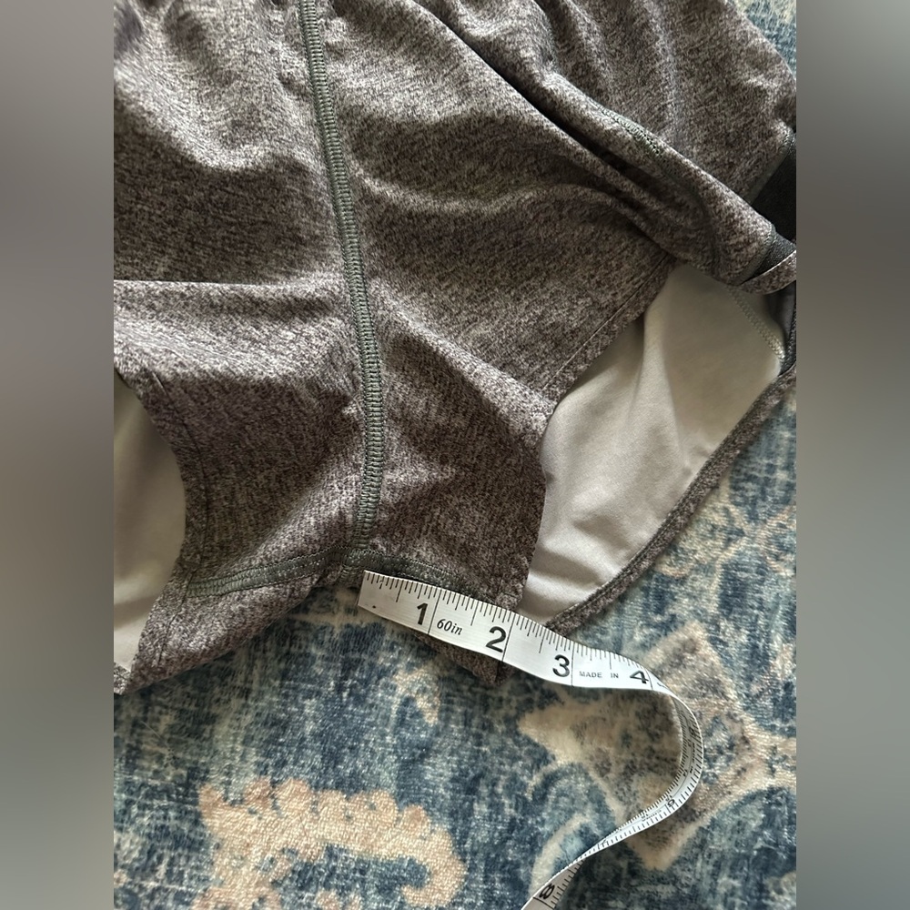 Women’s Heather Gray Active Running Shorts Lululemon Hotty Hots - Picture 5 of 7
